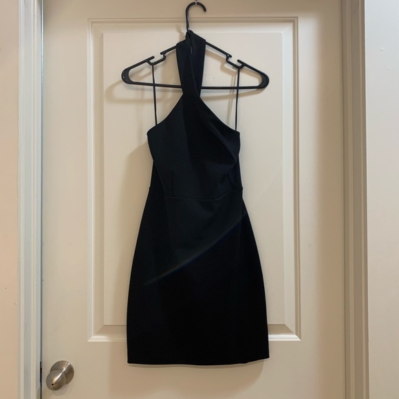 Express backless halter top dress! - Picture 5 of 7